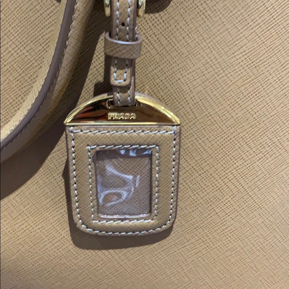 Prada saffiano lux tote - Picture 2 of 8